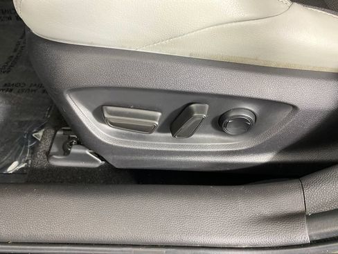 Used 2022 Toyota Corolla XSE image 9