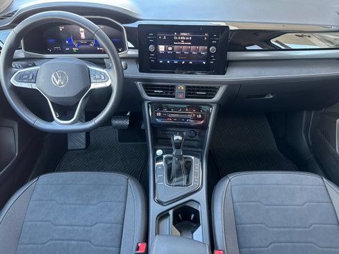 Certified 2026 Volkswagen Taos SE FWD image 13