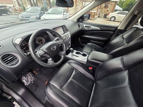 Used 2018 Nissan Pathfinder SL FWD image 11