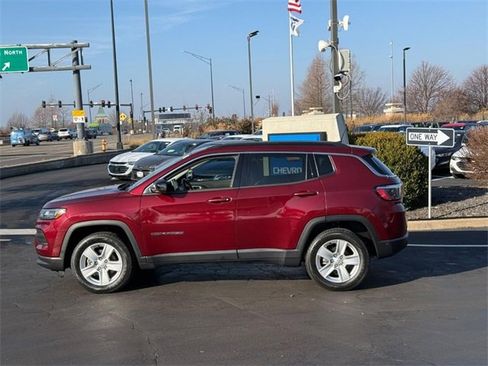 Used 2022 Jeep Compass Latitude w/ Sun and Sound Group image 2