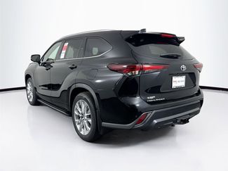 New 2026 Toyota Highlander Limited video 2