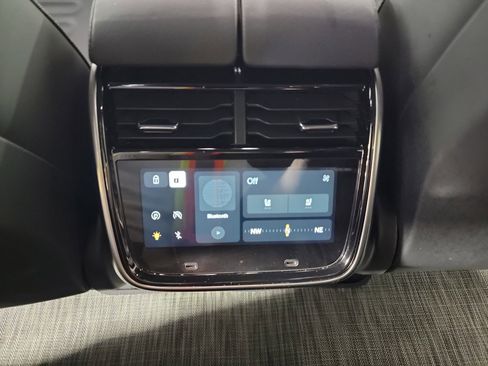 Used 2024 Rivian R1S Adventure AWD/4WD image 30