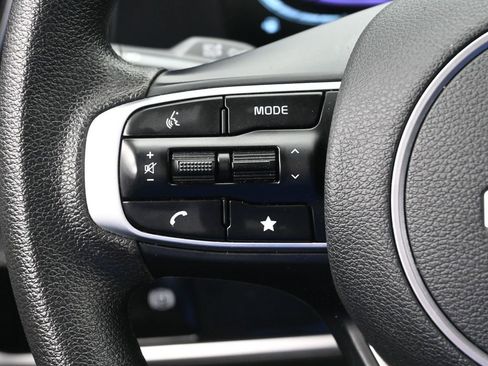 Used 2025 Kia Sportage LX image 12