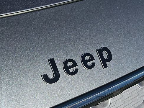 Used 2025 Jeep Wagoneer S Limited w/ Comfort Package image 12