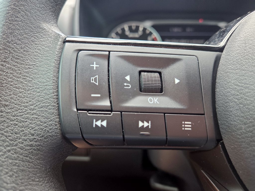 Used 2021 Nissan Rogue SV FWD image 19