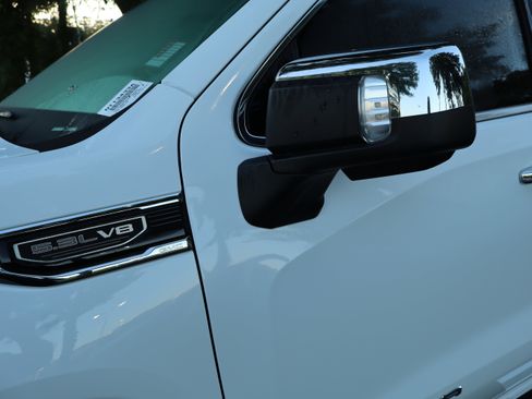 Used 2019 GMC Sierra 1500 SLT w/ SLT Premium Plus Package AWD/4WD image 16