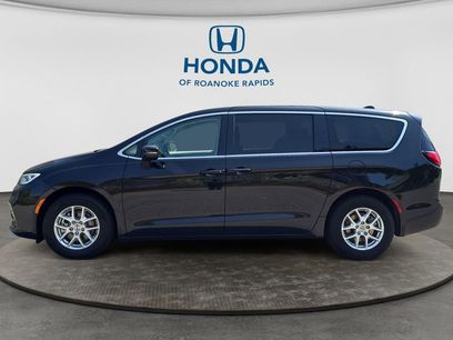 Used 2023 Chrysler Pacifica Touring-L