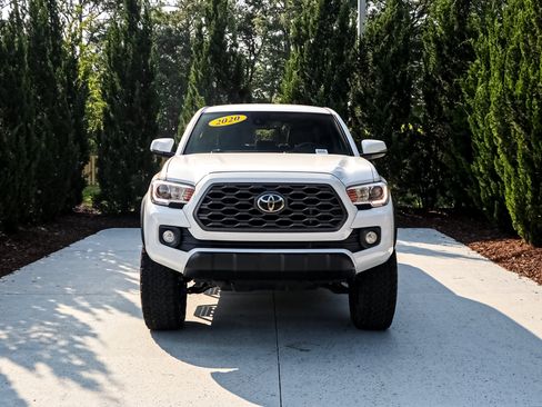 Used 2020 Toyota Tacoma TRD Off-Road AWD/4WD image 3