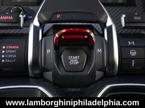 Used 2024 Lamborghini Urus Performante AWD/4WD image 29