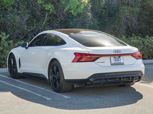 Used 2022 Audi e-tron GT Premium Plus image 6