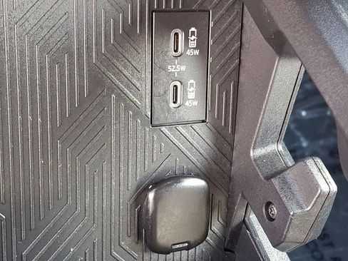 Used 2025 Toyota Tacoma TRD Off-Road image 26