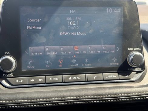 Used 2021 Nissan Rogue S FWD image 9