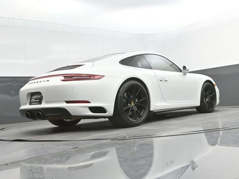 Certified 2018 Porsche 911 Carrera 4 image 34