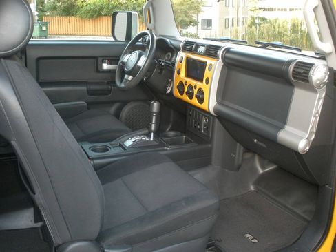 Used 2007 Toyota FJ Cruiser 2WD image 26
