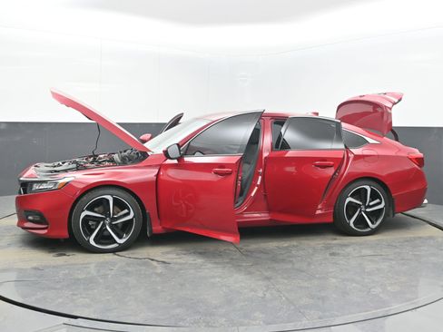 Used 2018 Honda Accord Sport image 39