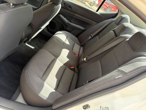 Used 2025 Nissan Altima 2.5 SV image 22