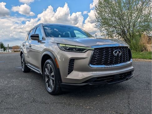 Used 2023 INFINITI QX60 Luxe image 3