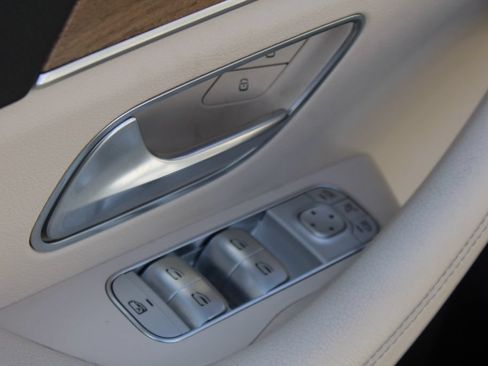 Used 2024 Mercedes-Benz GLE 350 4MATIC image 14