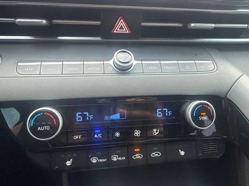 Used 2023 Hyundai Elantra SEL w/ Convenience Package FWD image 17
