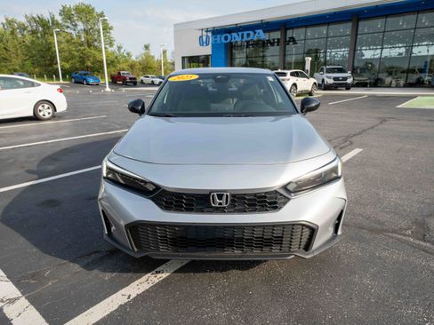 Used 2025 Honda Civic Sport image 2