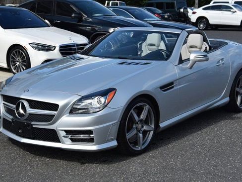 Used 2015 Mercedes-Benz SLK 250 w/ Premium Package image 23