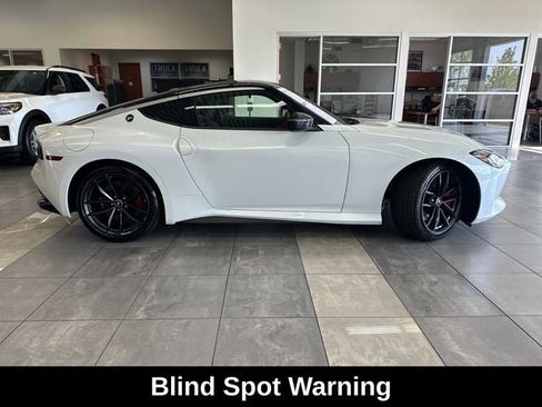 Used 2024 Nissan Z Performance w/ Floor Mat Package RWD image 9