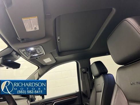 Used 2025 GMC Sierra 2500 Denali w/ Denali Reserve Package image 13
