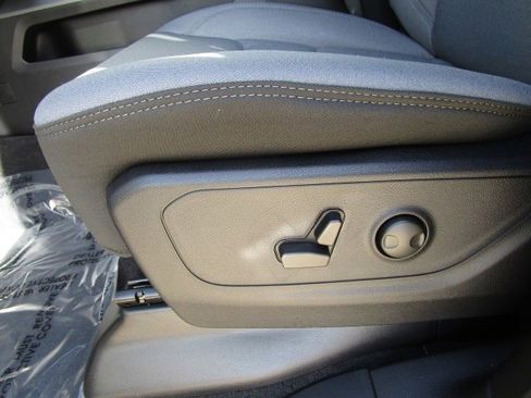 New 2026 RAM 1500 Big Horn AWD/4WD image 13