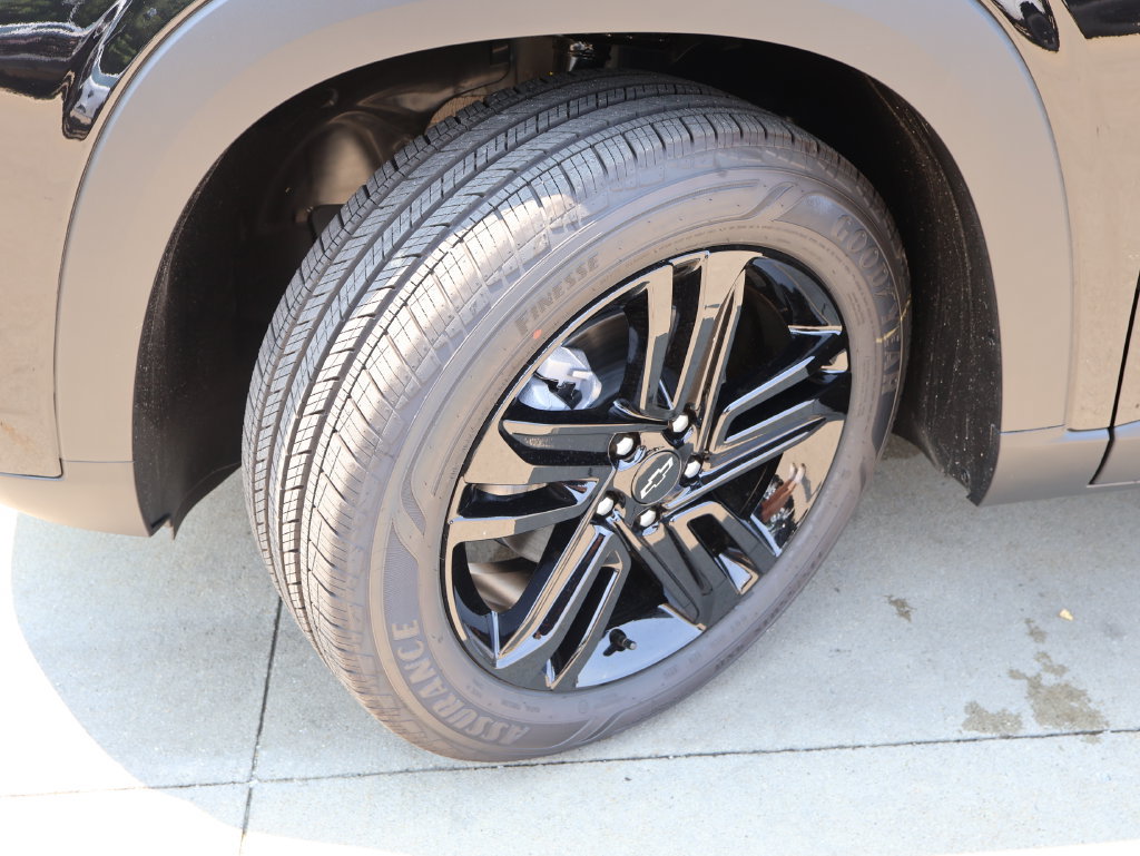 New 2026 Chevrolet Trax ACTIV w/ Driver Confidence Package FWD image 35