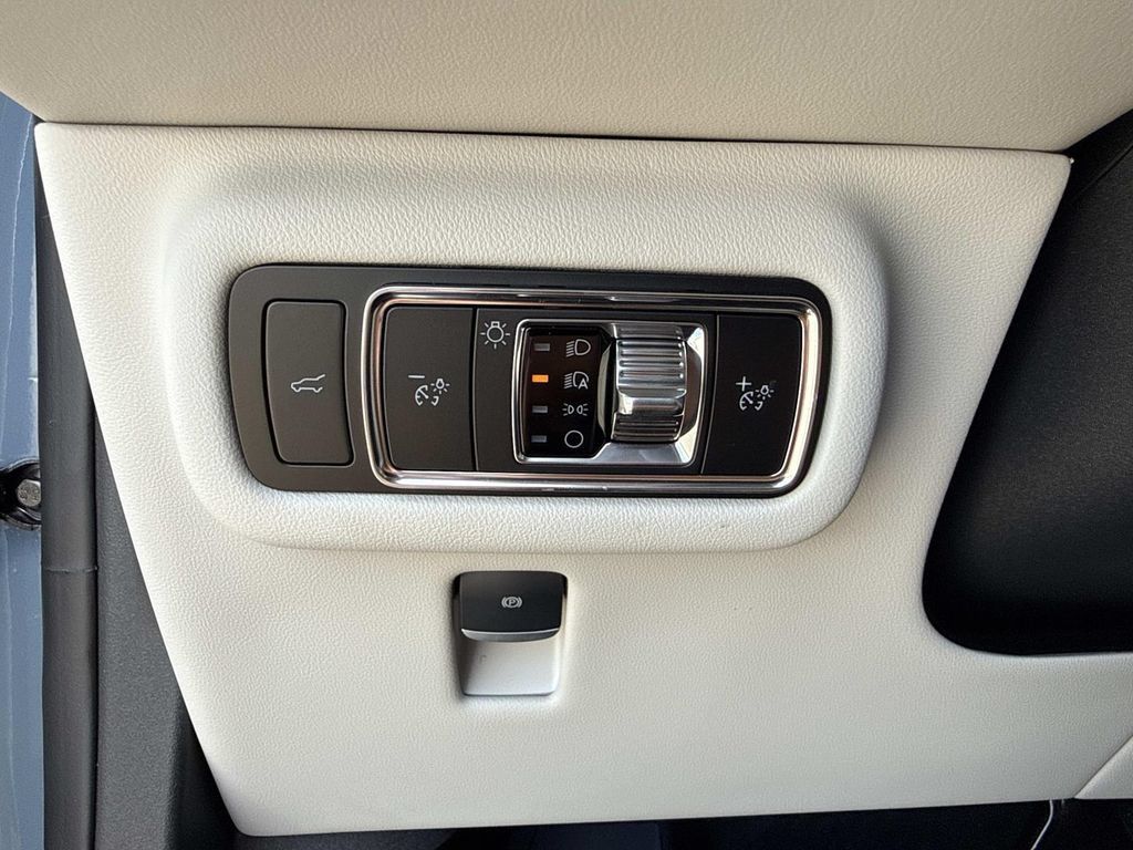New 2026 Lincoln Nautilus Premier w/ Equipment Group 102A AWD/4WD image 32
