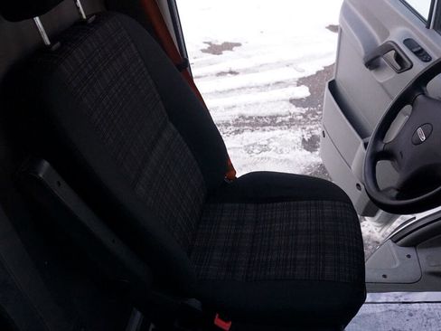 Used 2014 Freightliner Sprinter 2500 image 17
