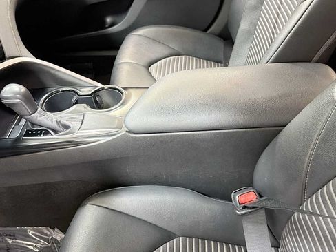 Certified 2019 Toyota Camry SE FWD image 22