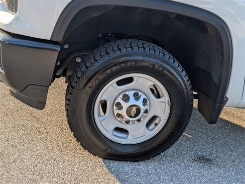 Used 2025 Chevrolet Silverado 2500 W/T image 4