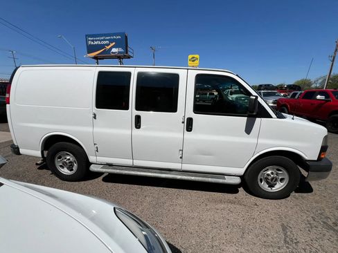 Used 2014 GMC Savana 2500 RWD image 6