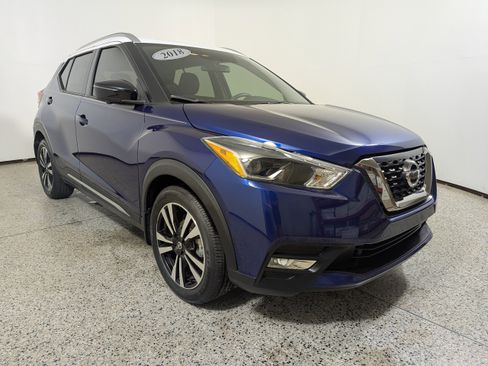 Used 2018 Nissan Kicks SR FWD image 1
