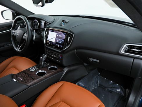 Certified 2023 Maserati Ghibli Modena Q4 image 12