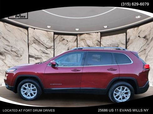 Used 2016 Jeep Cherokee Latitude w/ Comfort/Convenience Group AWD/4WD image 8