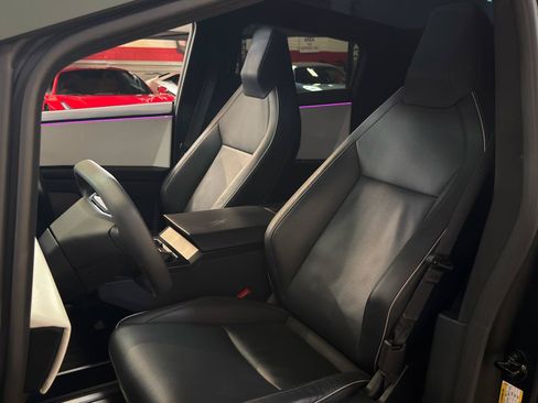 Used 2024 Tesla Cybertruck AWD Crew Cab image 14
