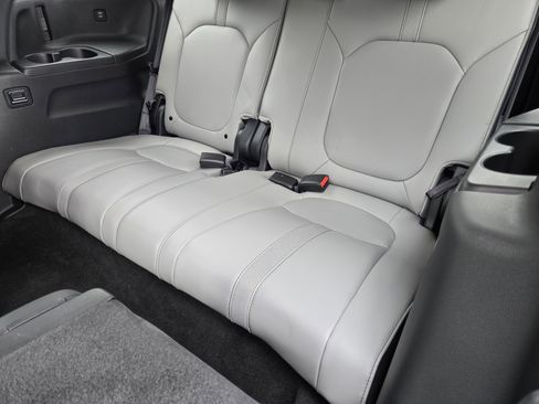 Certified 2025 Honda Pilot Touring image 31