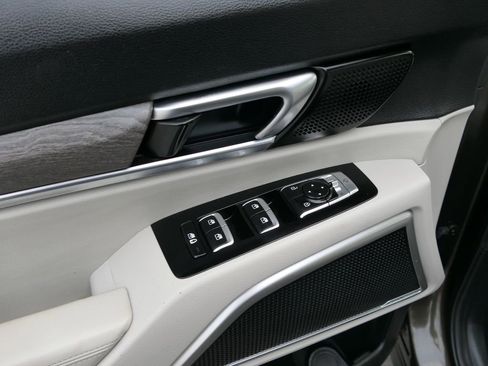 Used 2020 Kia Telluride EX w/ EX Premium Package image 16