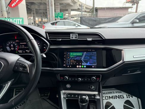 Used 2020 Audi Q3 2.0T Premium image 31