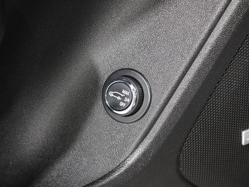 Used 2023 Chevrolet Blazer RS w/ Enhanced Convenience Package FWD image 9
