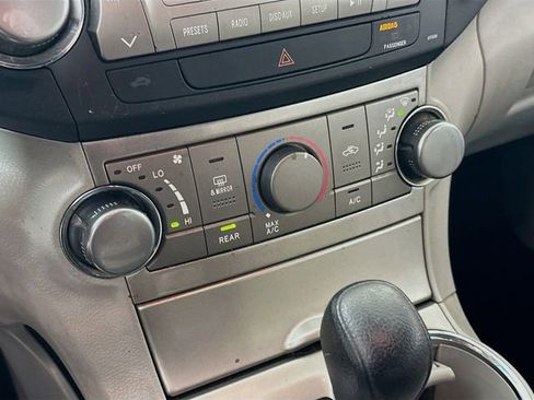 Used 2011 Toyota Highlander 4WD w/ Tech Pkg image 15