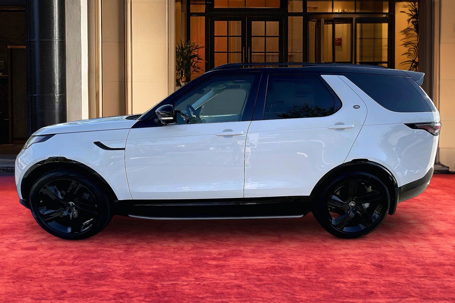 New 2026 Land Rover Discovery Limited Edition AWD/4WD image 2