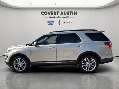 Used 2017 Ford Explorer Limited w/ Equipment Group 301A FWD image 2
