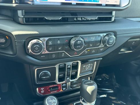 New 2026 Jeep Gladiator Rubicon AWD/4WD image 23