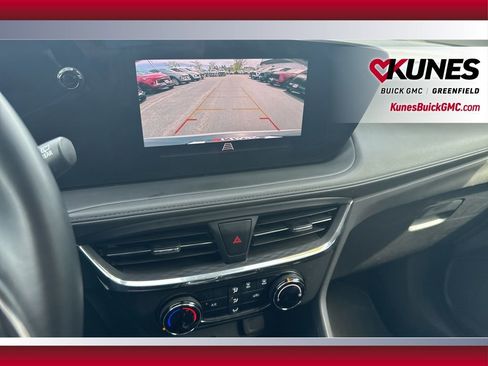 Used 2025 Buick Encore GX Preferred AWD/4WD image 24