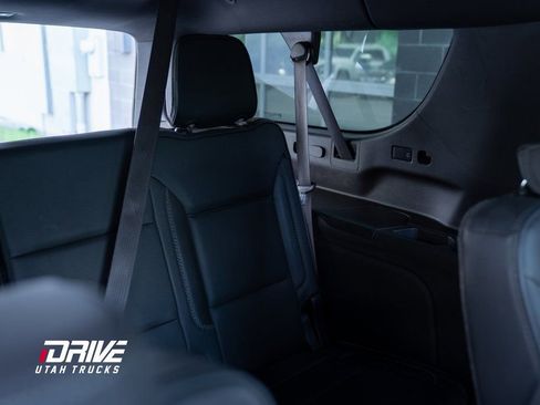 Used 2021 GMC Yukon XL Denali w/ Denali Premium Package image 27