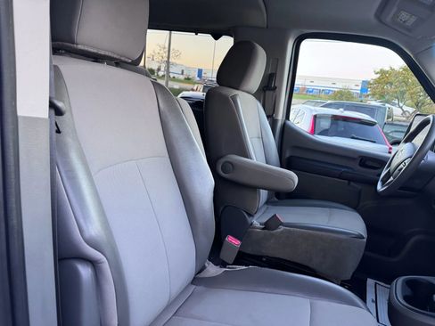 Used 2020 Nissan NV 3500 S image 12