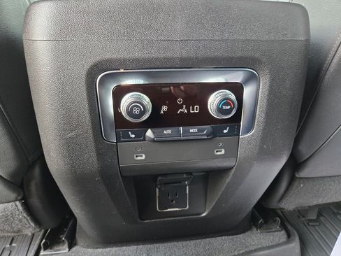 Used 2022 GMC Yukon AT4 AWD/4WD image 15